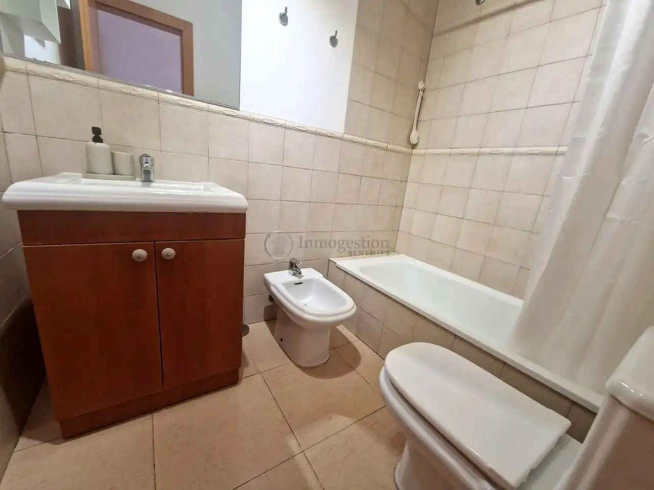 Baño de Piso de alquiler en Adeje con Terraza, Amueblado y Internet