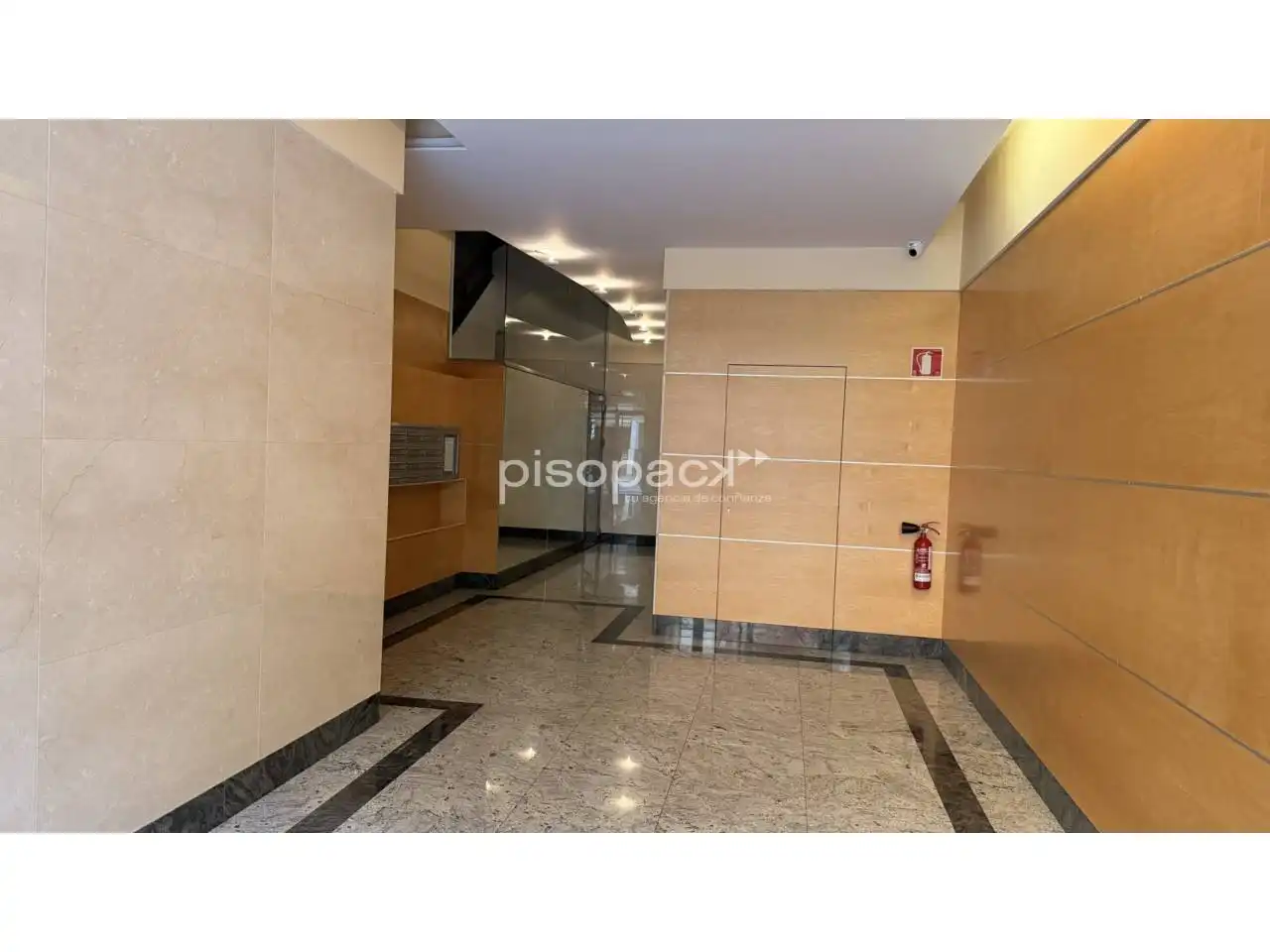 Piso en venta en  Pamplona / Iruña con Aire acondicionado, Terraza y Trastero