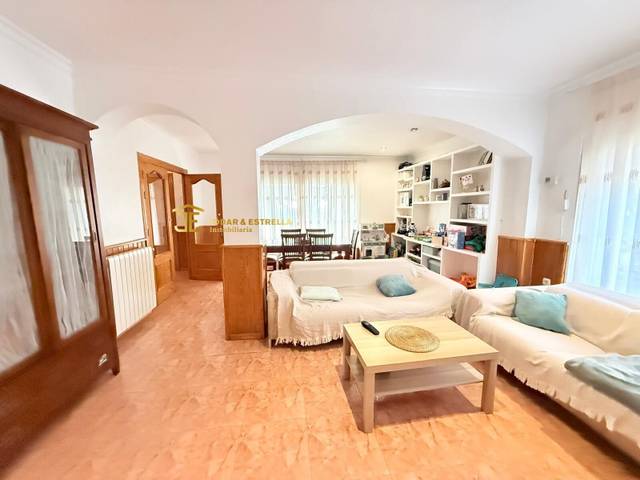 Casa-chalet en Venta en Sutullena