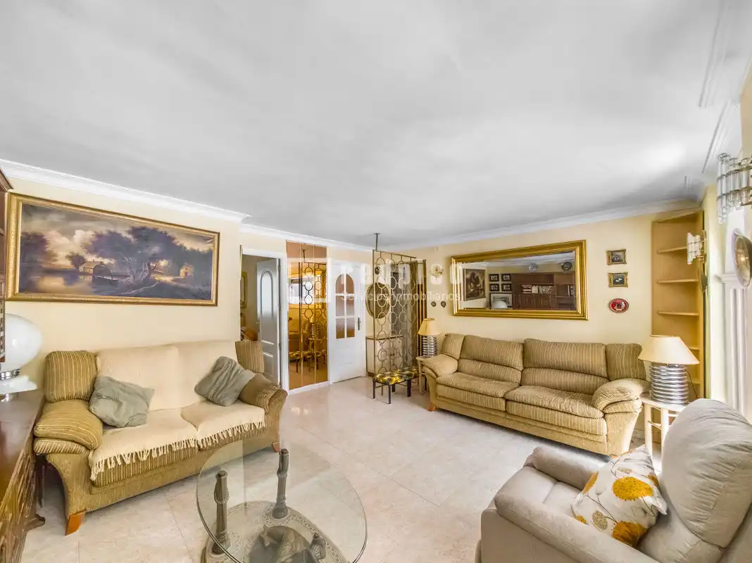 Piso en venta en del Poeta Blas de Otero, Ventas