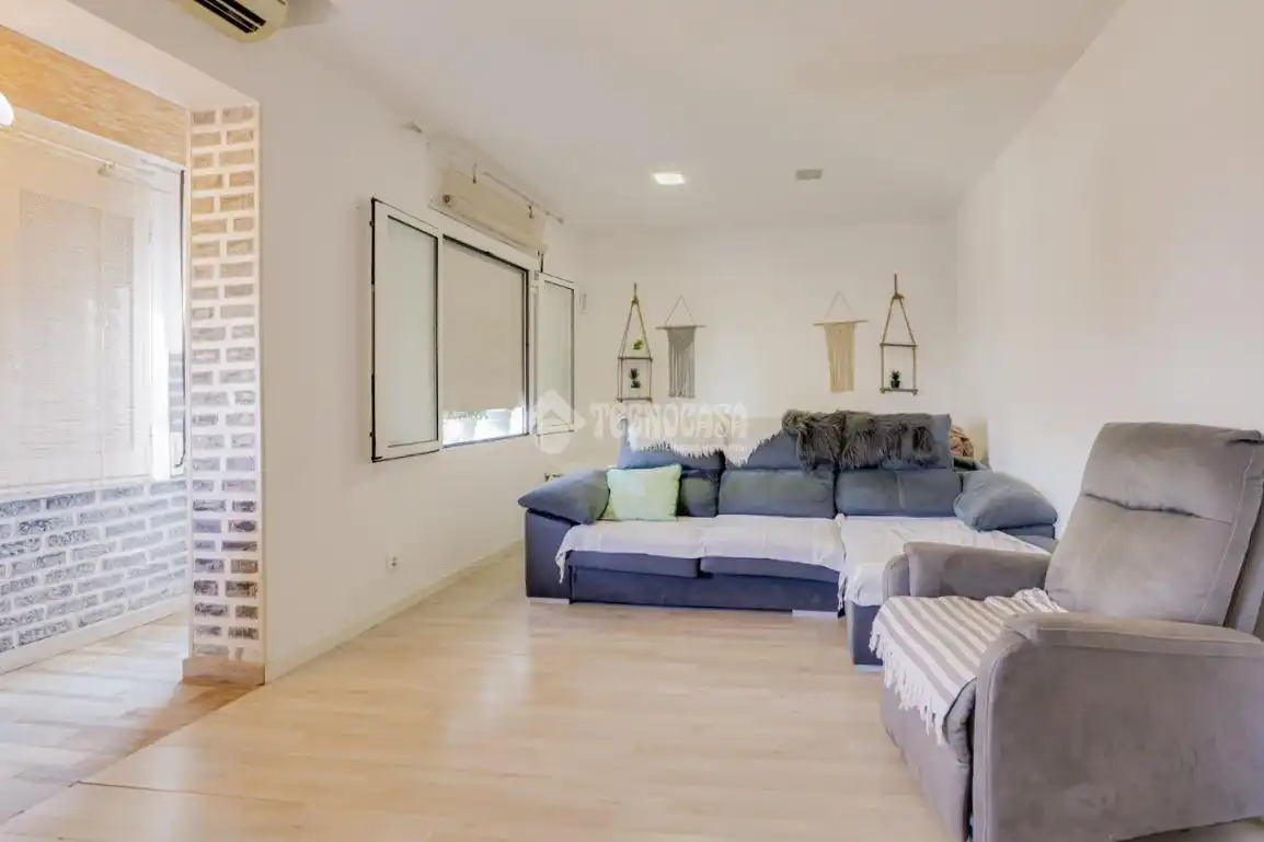 Sala d'estar de Pis en venda en Terrassa amb Aire condicionat i Balcó