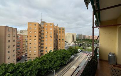 Vista exterior de Pis en venda en Alicante / Alacant amb Balcó