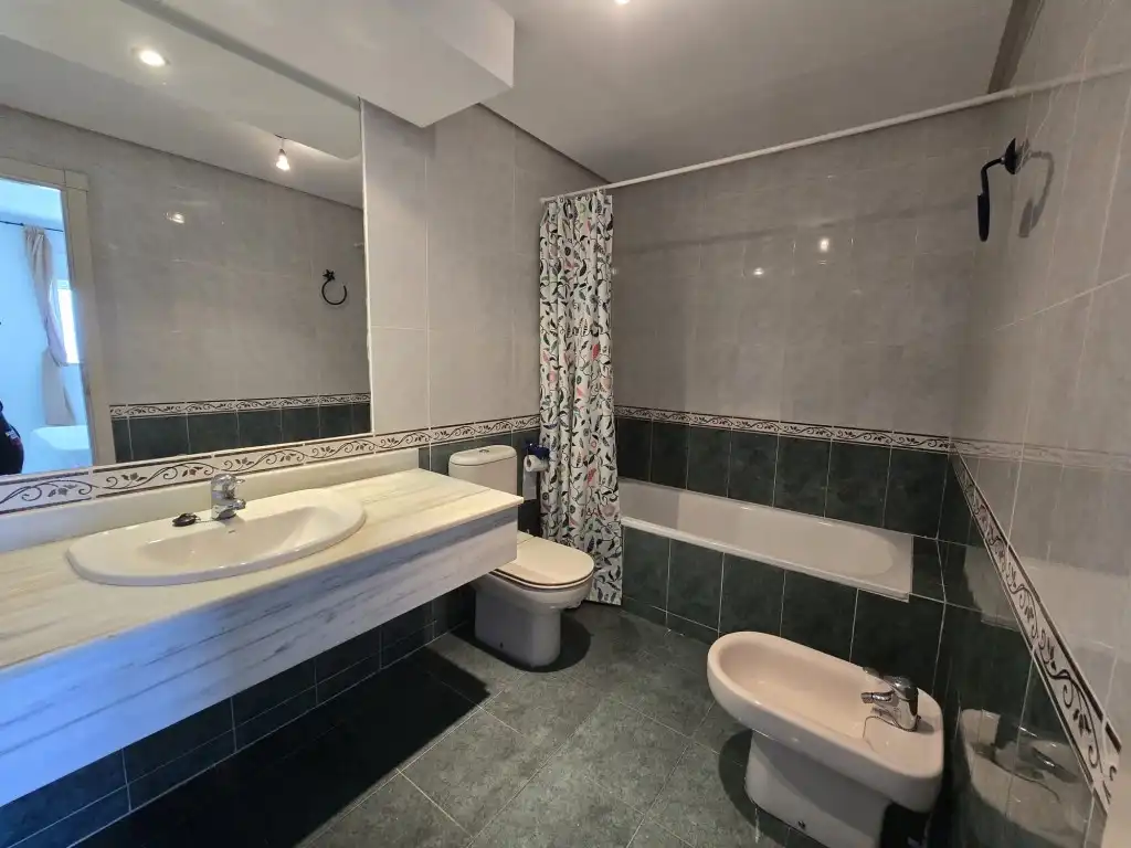 Badezimmer von Dachboden zum Verkauf in Málaga mit Klimaanlage, Terrasse und Gemeinschaftspool