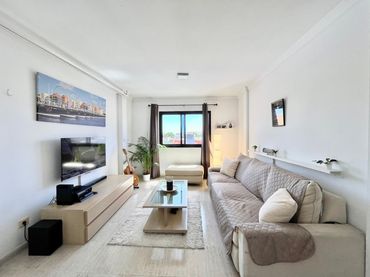 Apartamento con ascensor en venta en Calle JERONIMO FALCON