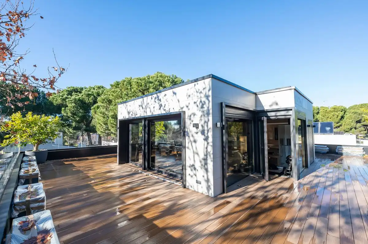Terrassa de Casa o xalet en venda en Pozuelo de Alarcón amb Aire condicionat, Calefacció i Jardí privat