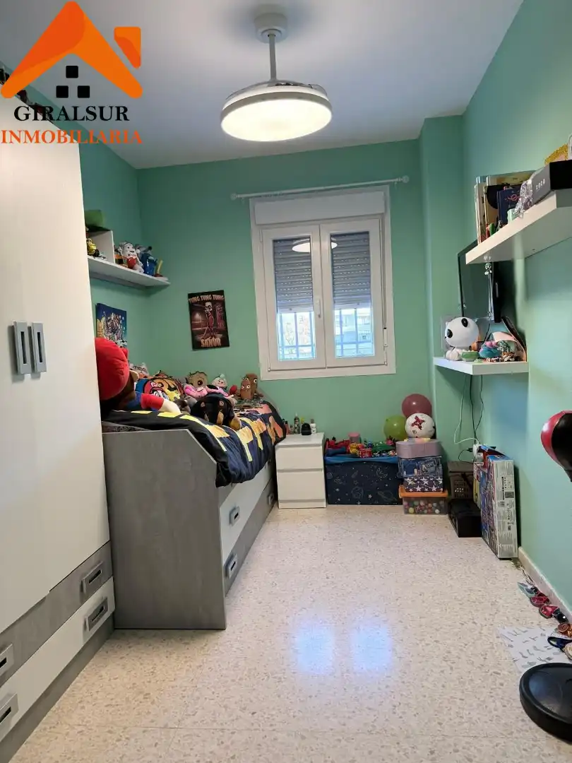Bedroom of Flat for sale in Sevilla  with Air Conditioner, Terrace and Storage room