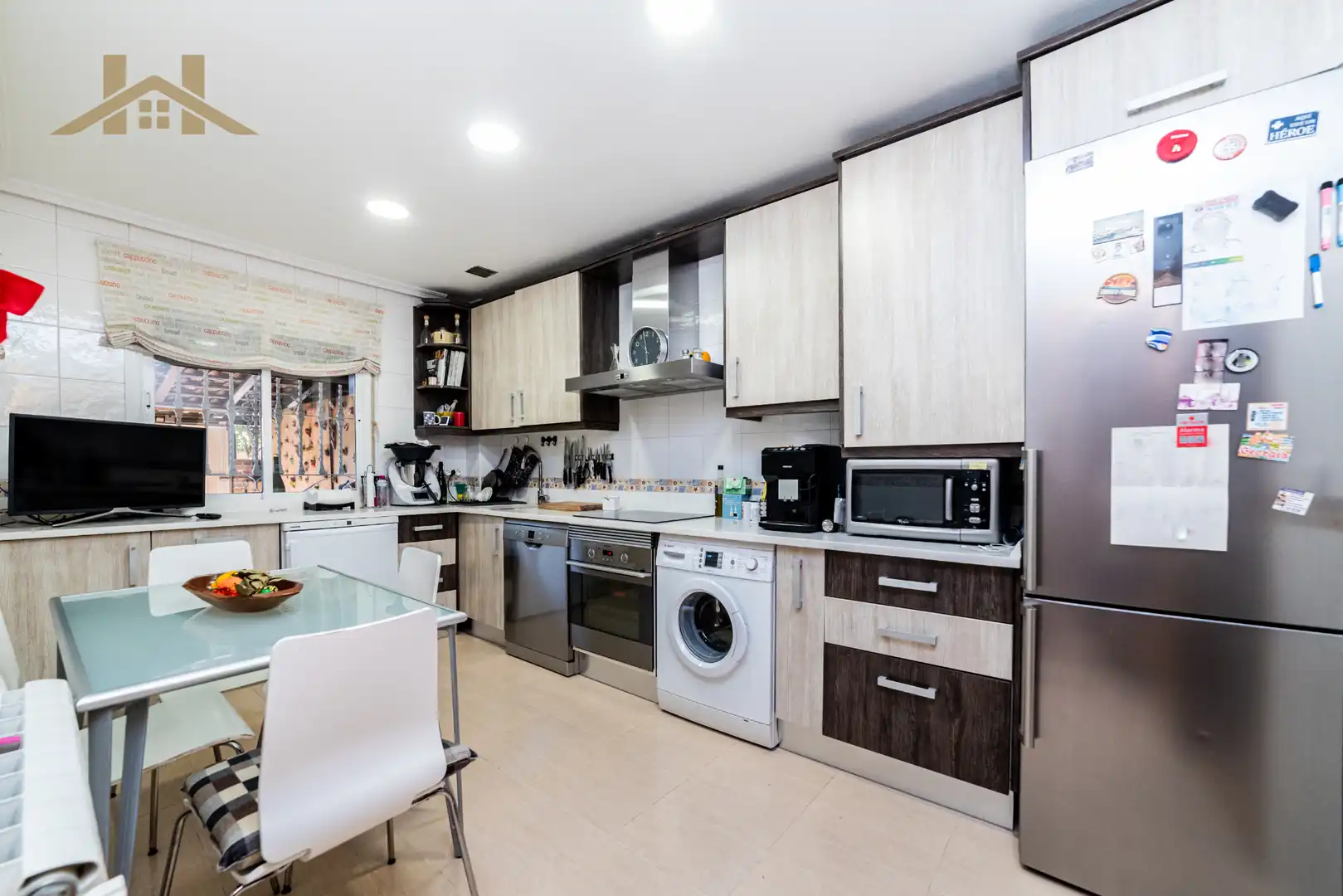 Kitchen of Houses for sale in Fuenlabrada  with Air Conditioner, Heating and Community pool