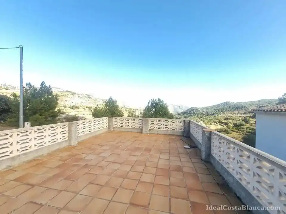 Terrassa de Apartament de lloguer en Confrides, Alicante