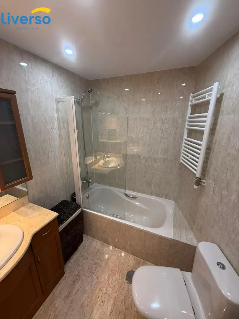 Badezimmer von Wohnungen zum Verkauf in Aranda de Duero mit Heizung, Abstellraum und Möbliert