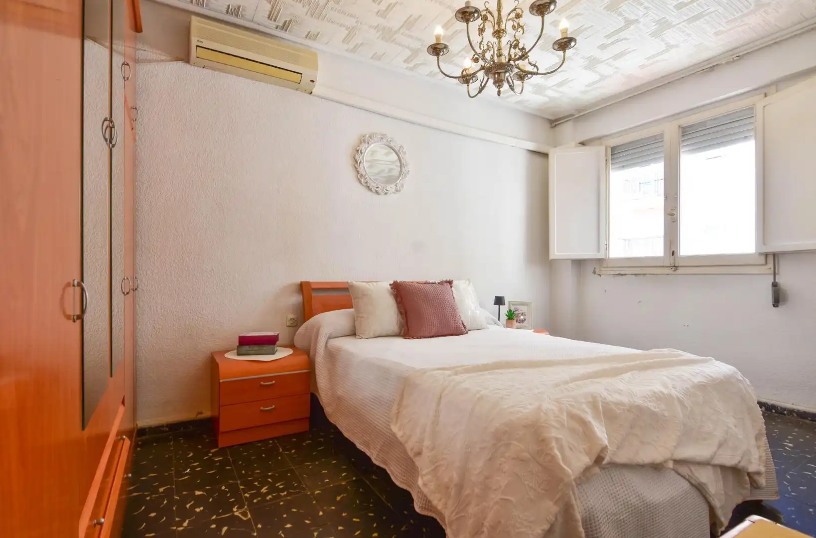Habitación de Piso en venta en Valencia con Aire acondicionado y Calefacción