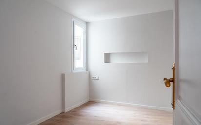 Bedroom of Flat for sale in  Barcelona Capital  with Air Conditioner, Heating and Oven