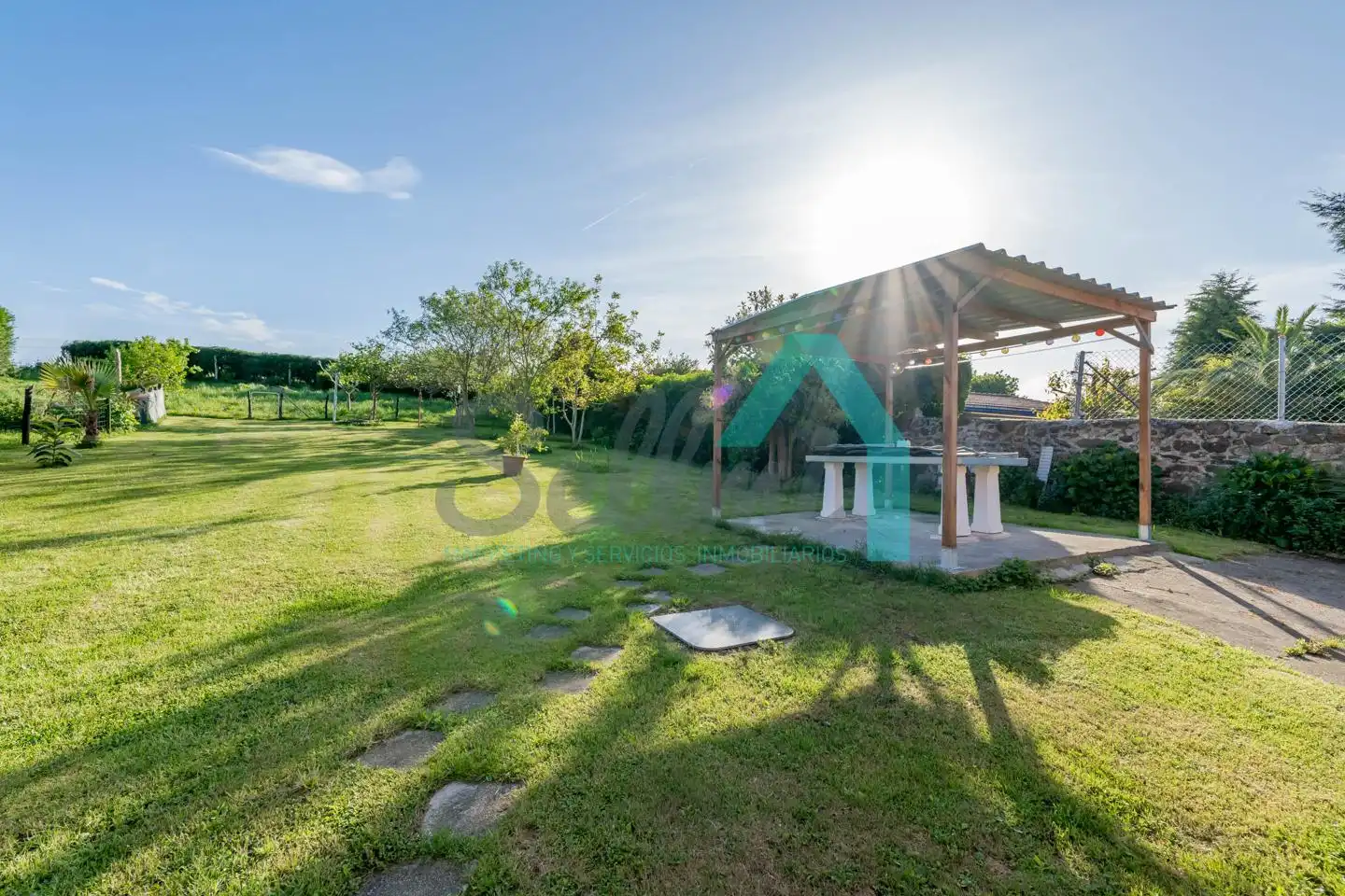 Jardí de Casa o xalet en venda en Castrillón amb Calefacció, Jardí privat i Parquet