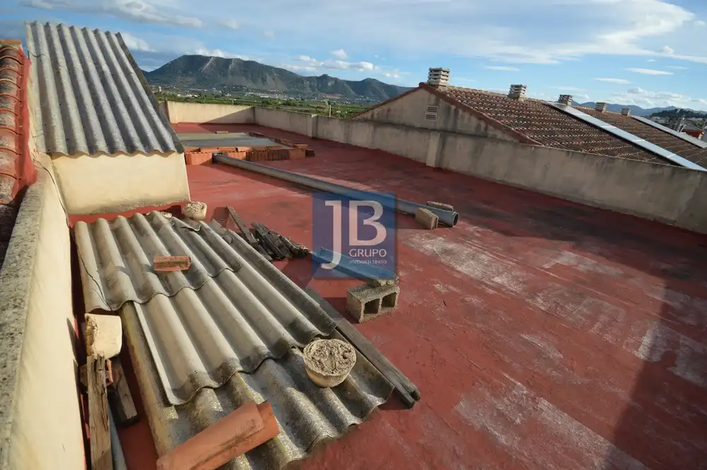 Vista exterior de Casa adosada en venda en Rotglà i Corbera