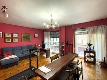 Piso con balcón en venta en Centro