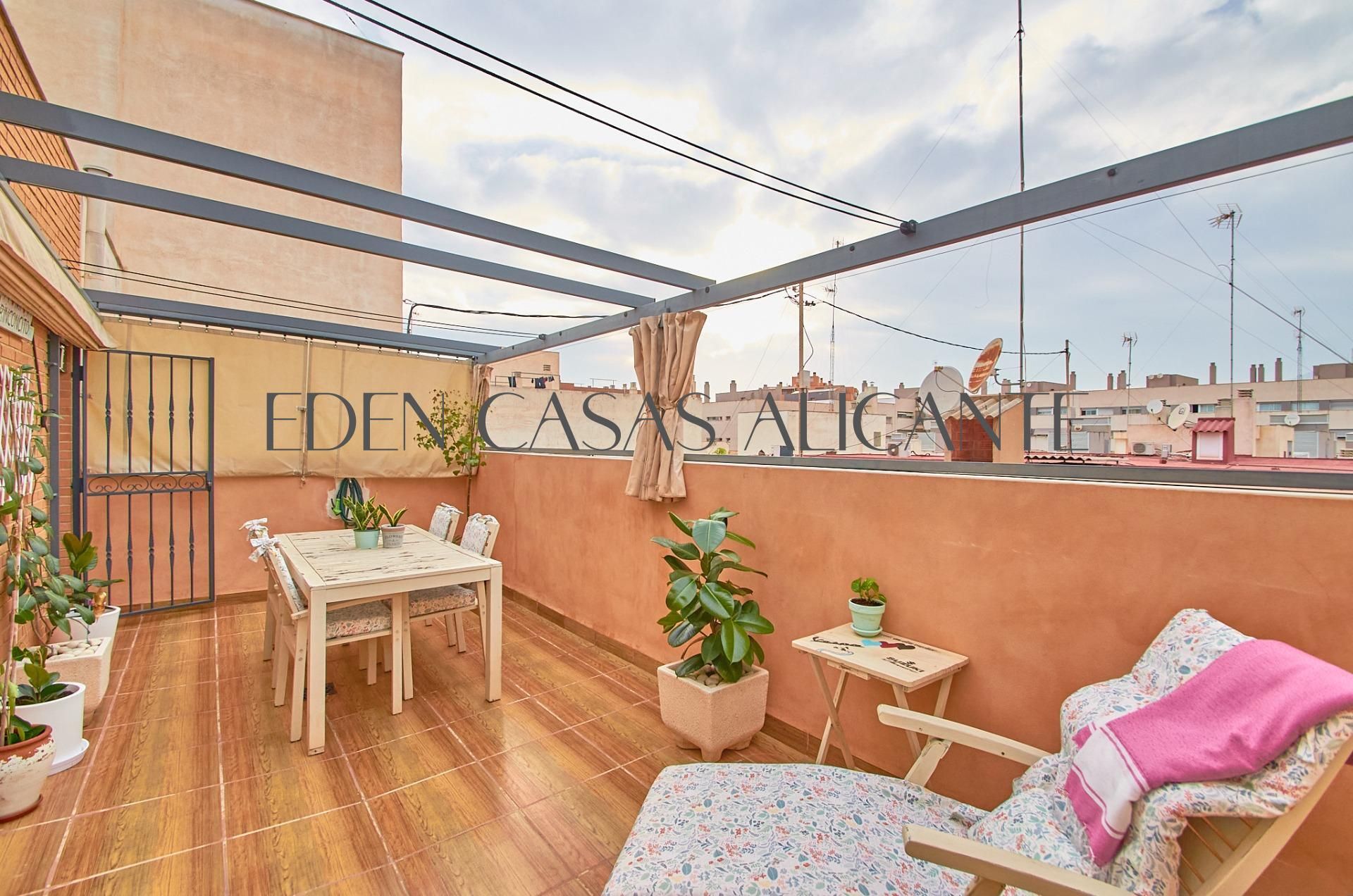 Terrassa de Àtic en venda en San Vicente del Raspeig / Sant Vicent del Raspeig amb Aire condicionat, Calefacció i Terrassa