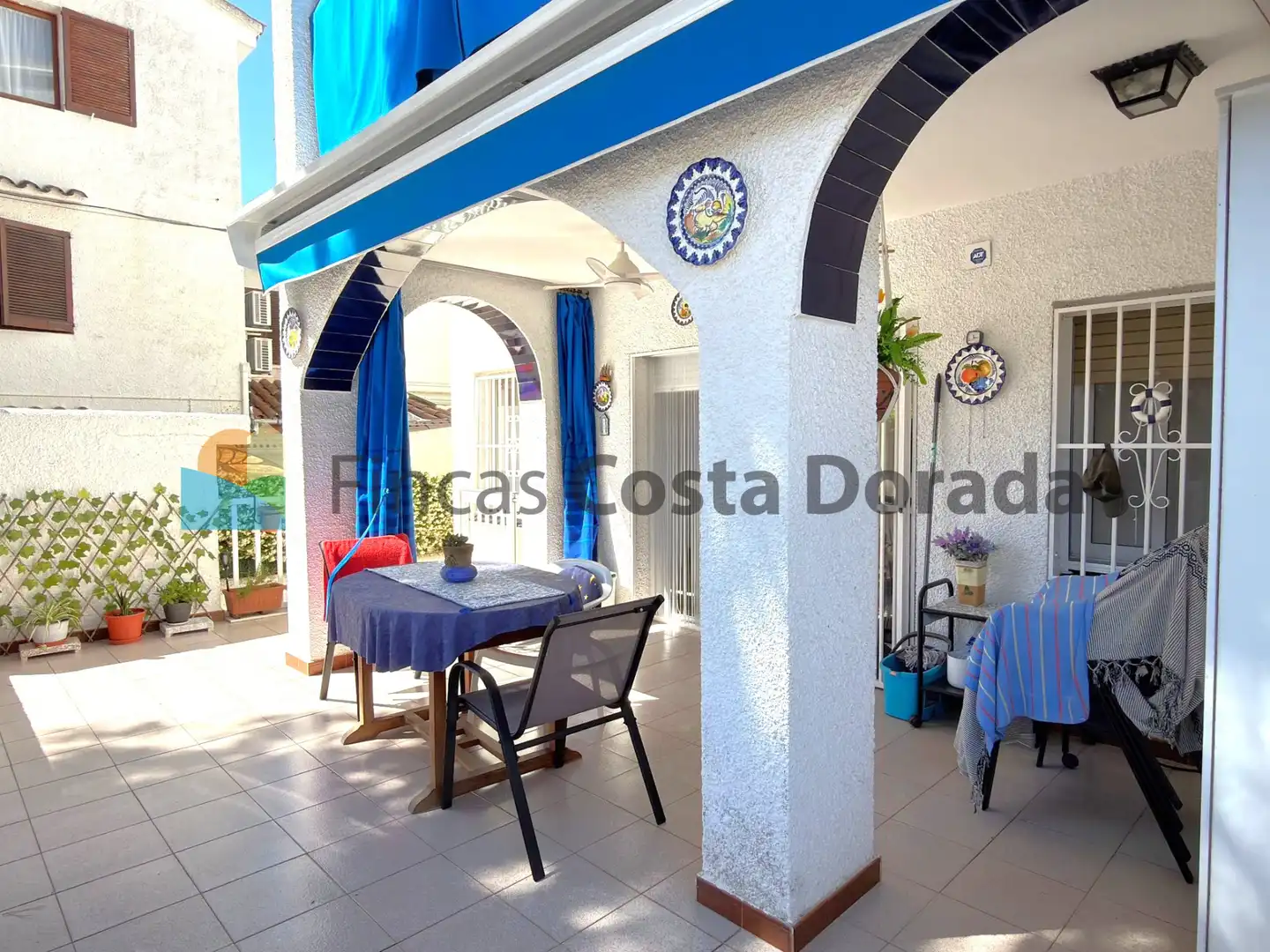 Vista exterior de Apartamento en venta en Cubelles con Aire acondicionado, Jardín privado y Parquet