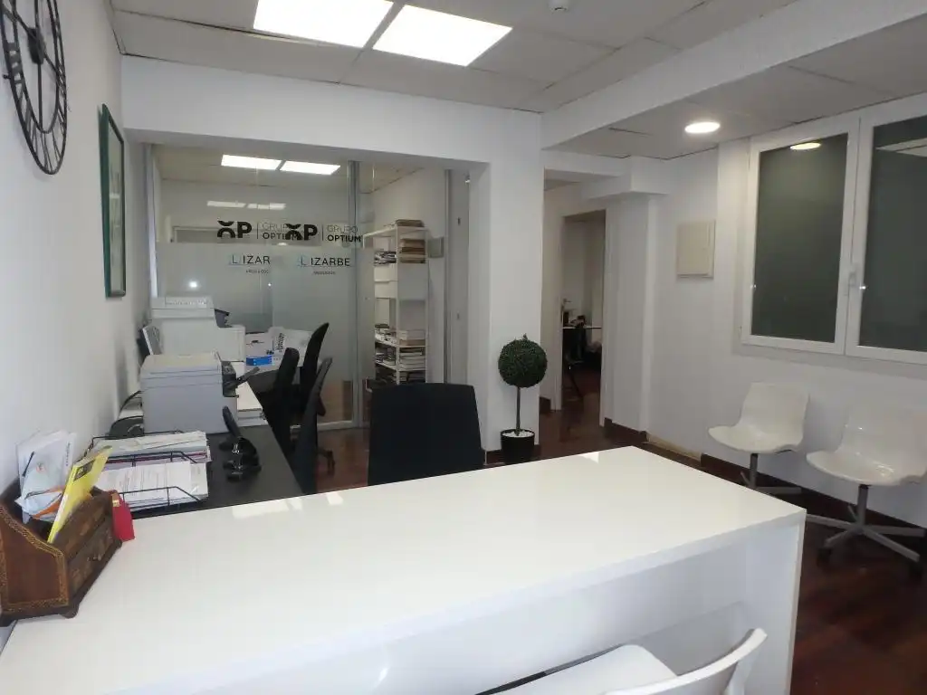 Office space with lift for sale in Casco Antiguo, imagen 4