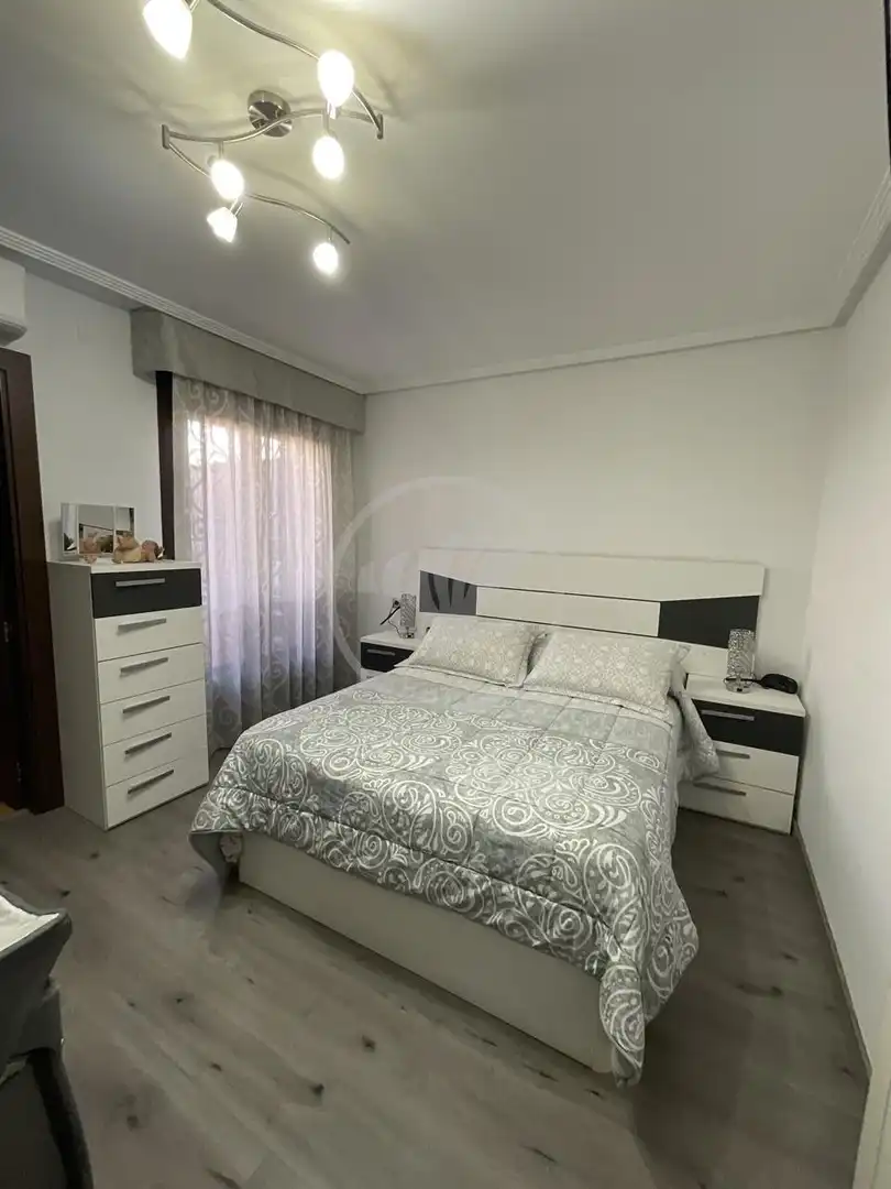 Habitación de Piso de alquiler en Linares con Aire acondicionado, Terraza y Amueblado