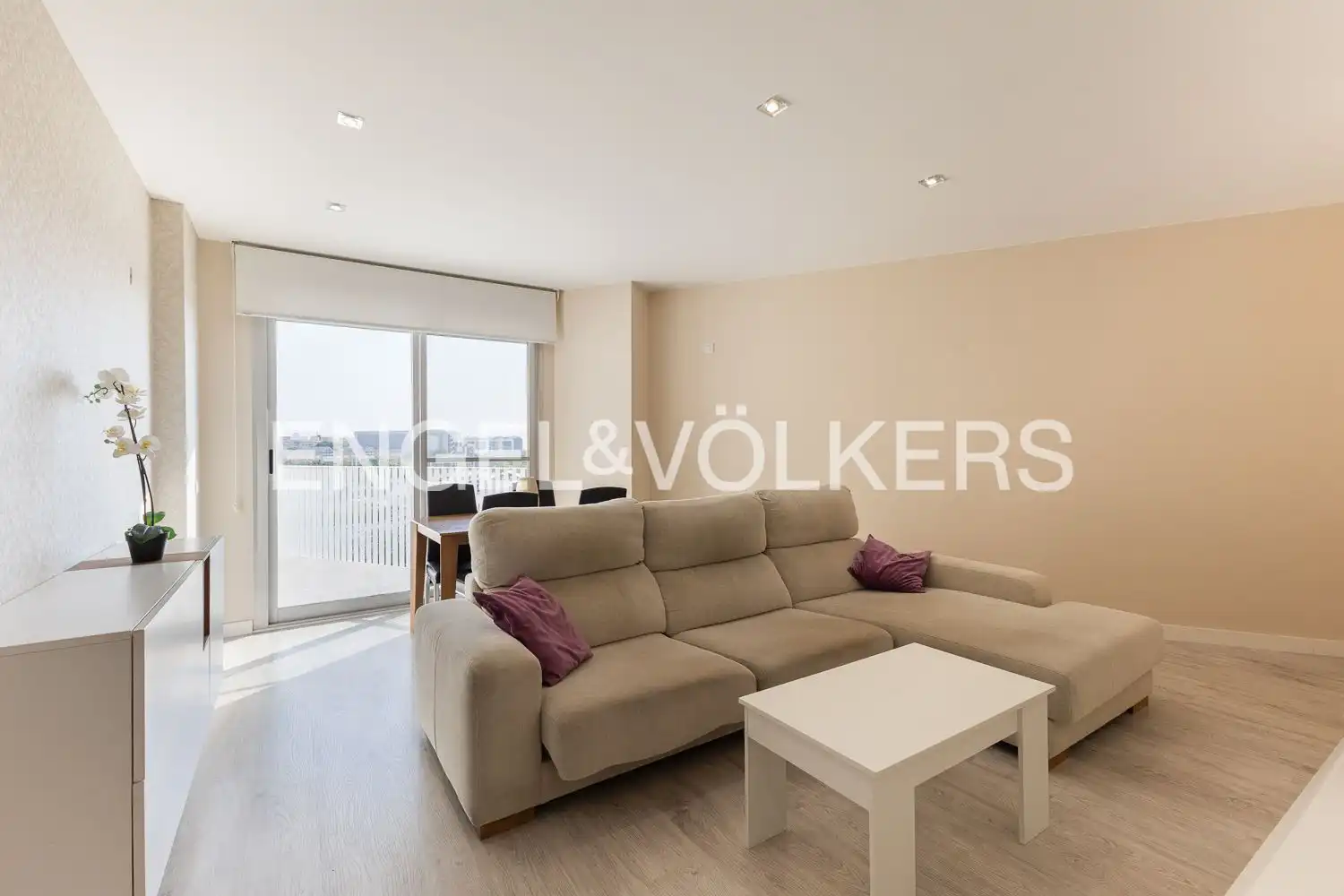 Living room of Flat for rent in Torrent  with Air Conditioner, Heating and Parquet flooring