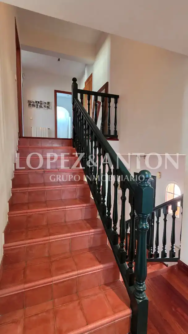Casa o chalet en venta en L'Eliana con Calefacción, Jardín privado y Parquet