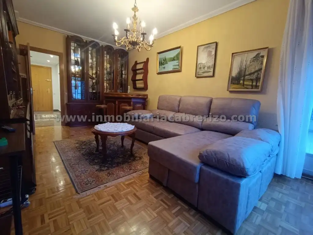 Living room of Flat for rent in  Logroño  with Heating, Parquet flooring and Terrace