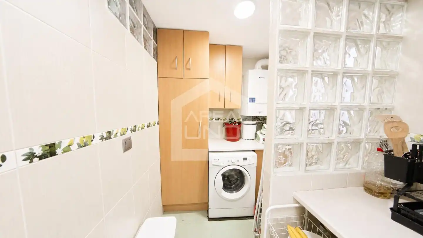 Kitchen of Flat for sale in Alcorcón  with Air Conditioner, Heating and Parquet flooring