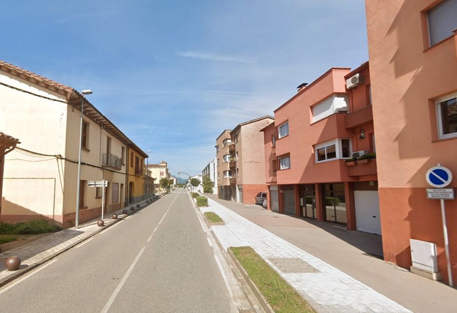 Vista exterior de Pis en venda en Sant Joan Les Fonts