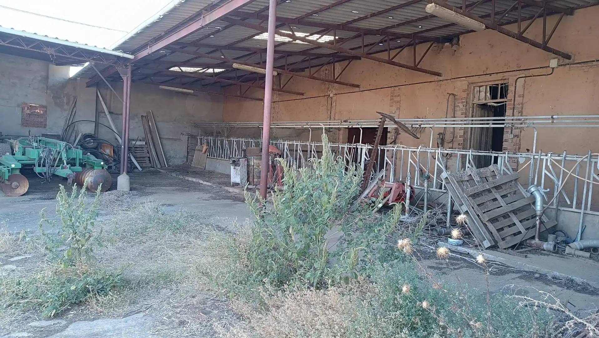 Vista exterior de Edifici en venda en Fuentes de Carbajal, León