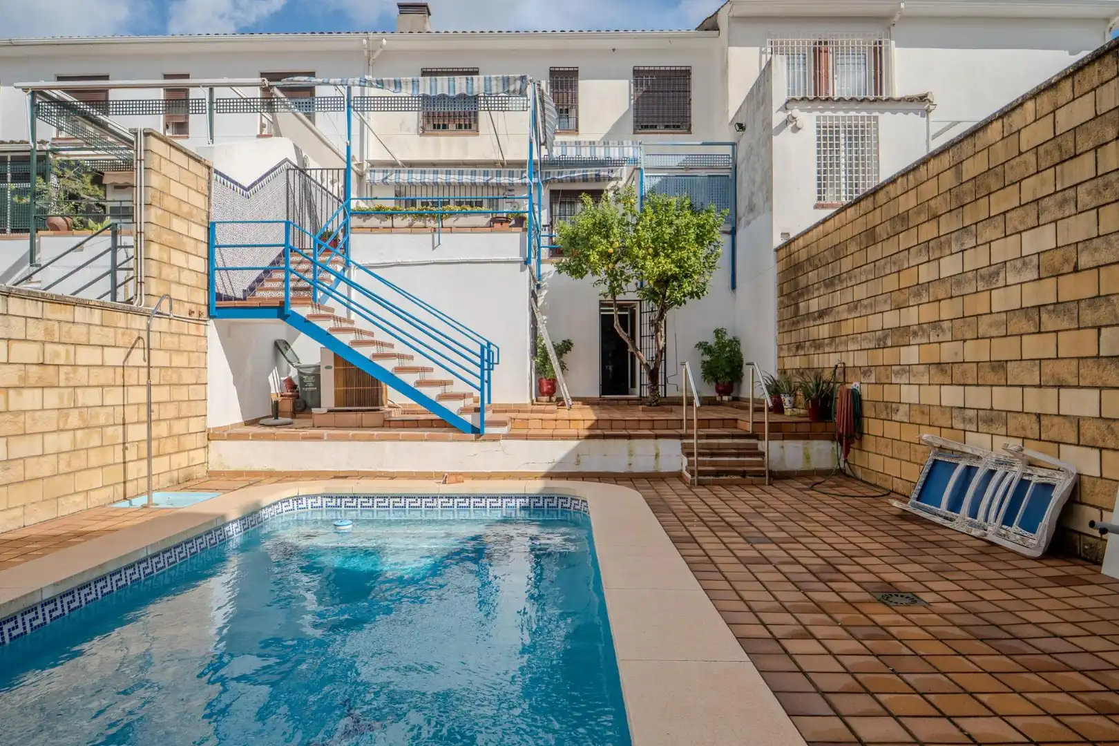 Piscina de Casa adosada en venda en Córdoba amb Calefacció, Jardí privat i Terrassa
