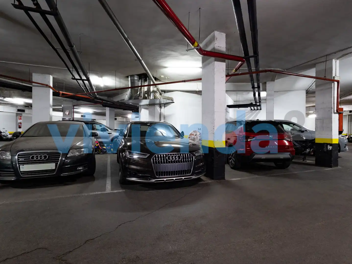 Parking de Piso en venta en Madrid con Aire acondicionado, Calefacción y Piscina