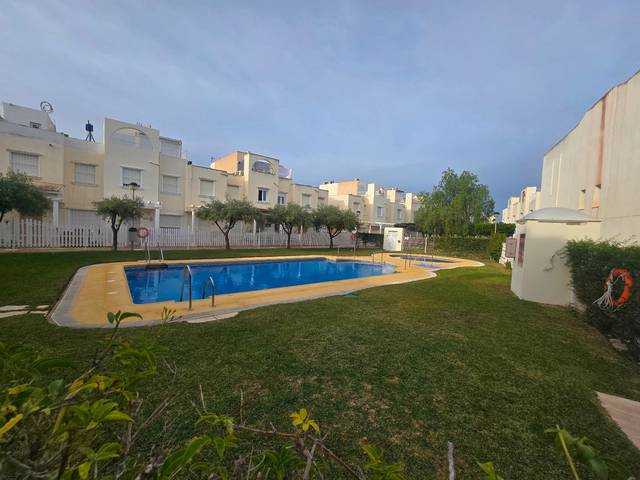 Casa adosada en Venta en Nuñez de Balboa en Las Marinas - Pueblo Laguna