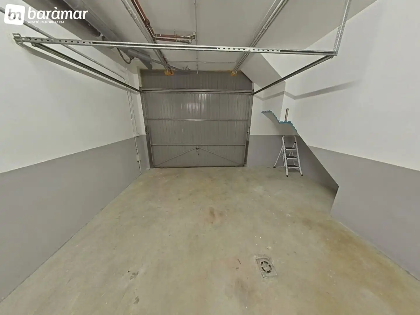Parking de Casa adosada en venta en Roda de Berà con Aire acondicionado, Calefacción y Jardín privado