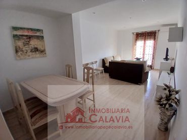 Appartamento con balcone in affitto a Baeza