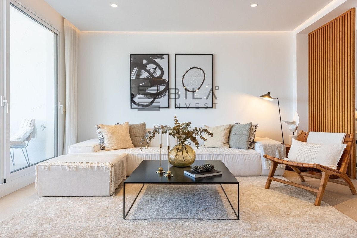 Living room of Attic for sale in Marbella  with Air Conditioner, Terrace and Swimming Pool