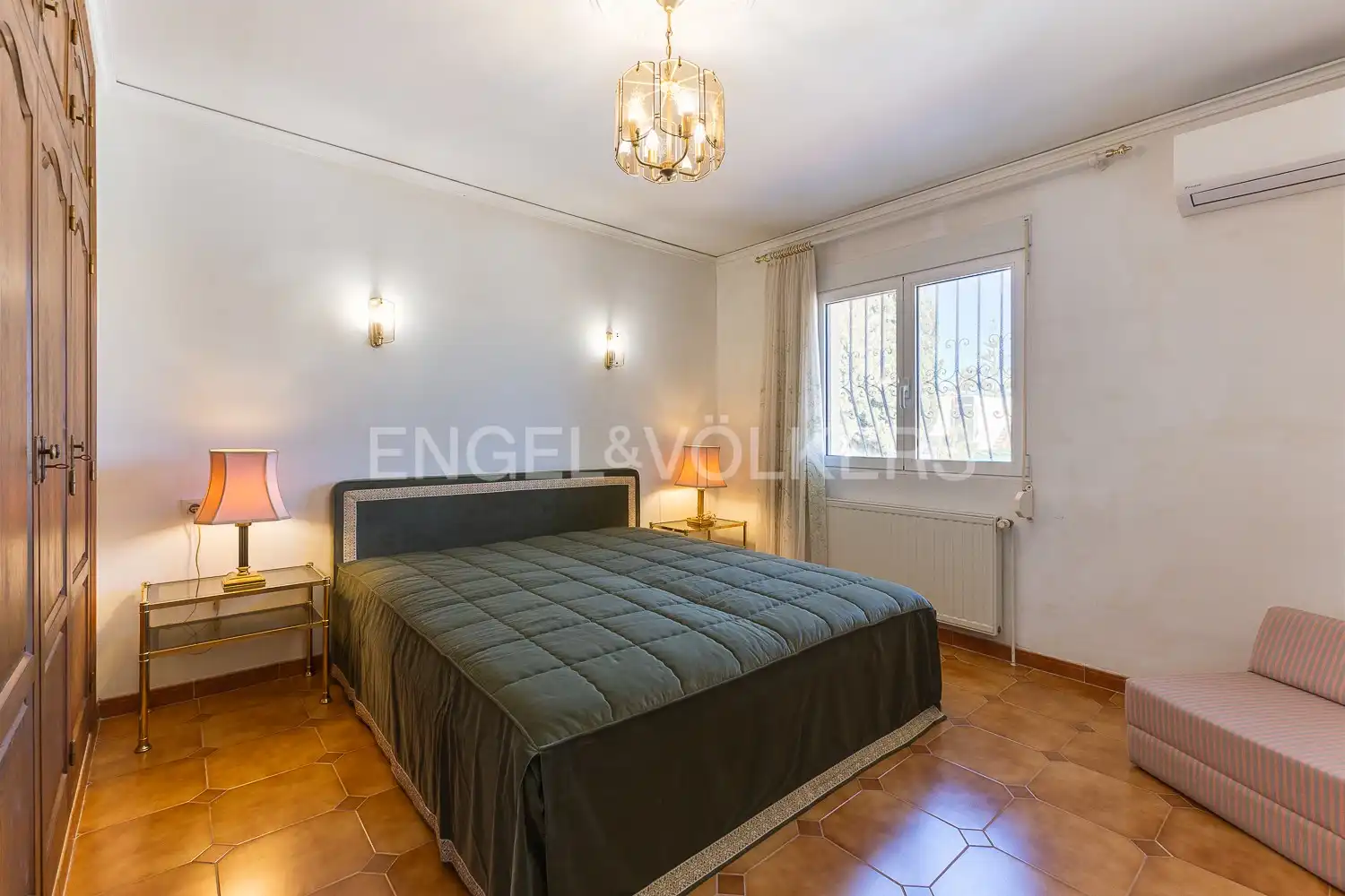 Habitación de Finca rústica en venta en Els Poblets con Aire acondicionado, Calefacción y Jardín privado