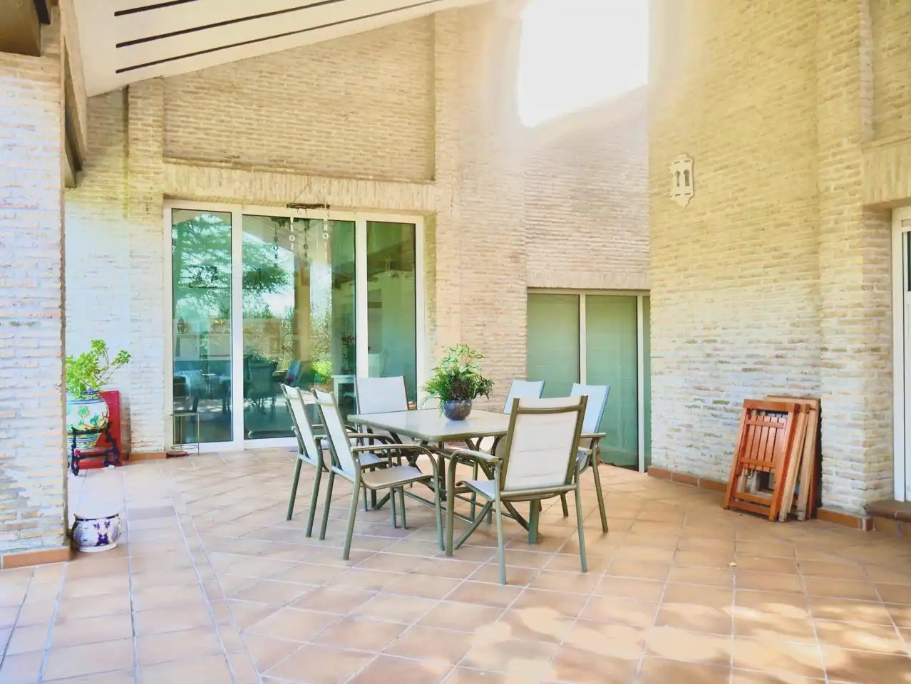 Terrassa de Casa o xalet en venda en Tomares amb Aire condicionat, Jardí privat i Parquet