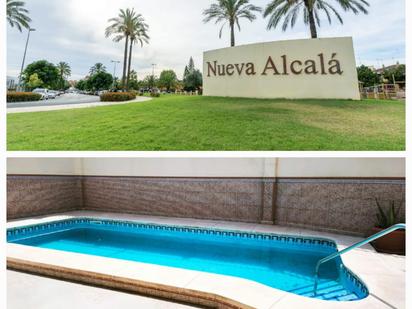 Piscina de Casa adosada en venda en Alcalá de Guadaira amb Terrassa i Piscina