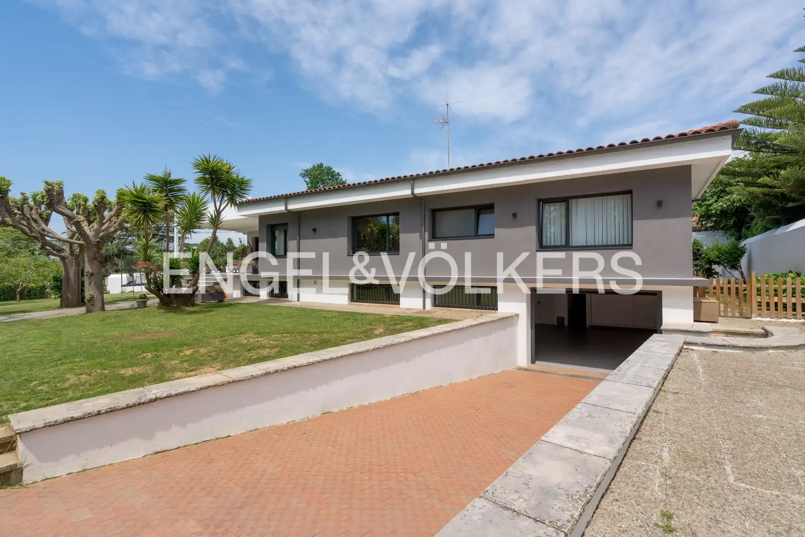 Vista exterior de Casa o chalet en venta en Gijón  con Calefacción, Jardín privado y Terraza