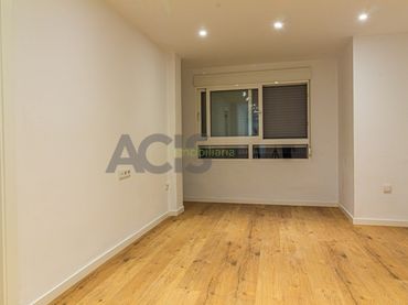 Appartamento con balcone in vendita a Calle Miguel Paredes