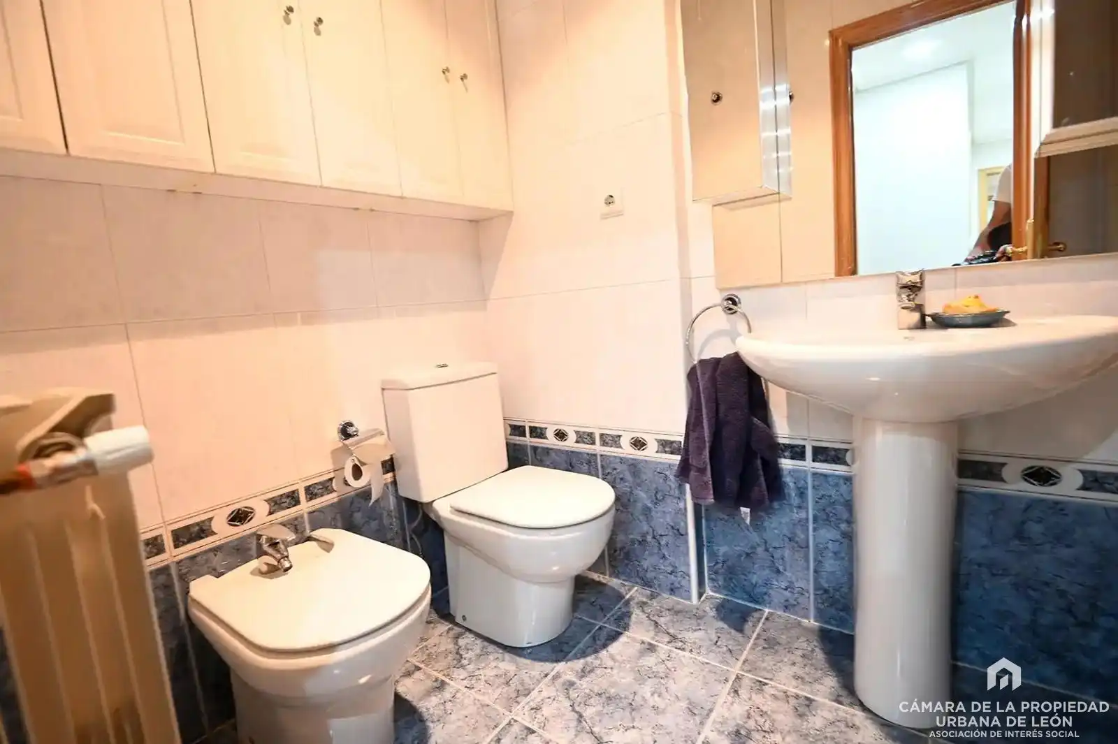 Badezimmer von Wohnung zum Verkauf in Población de Arroyo mit Heizung, Terrasse und Abstellraum