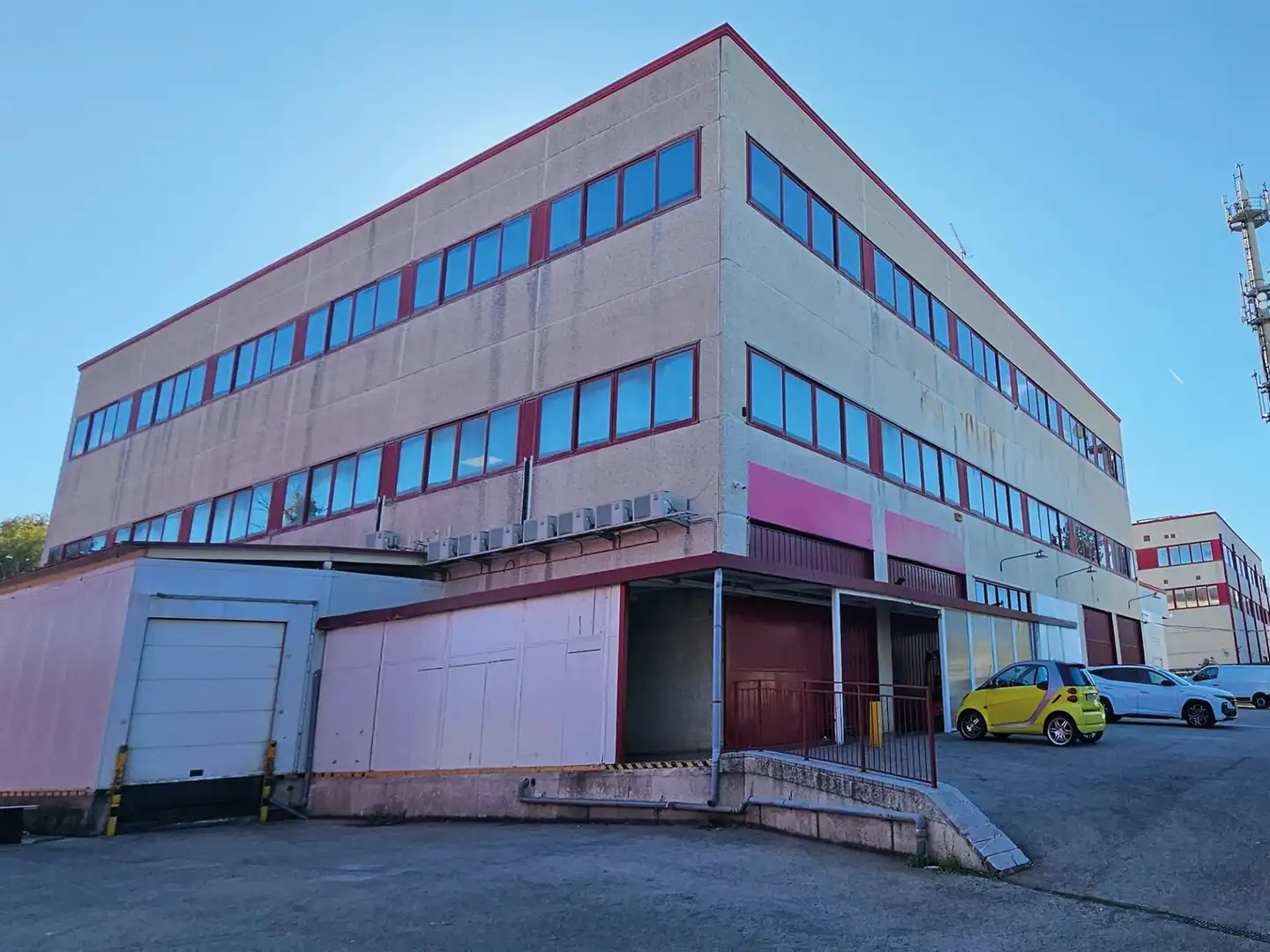 Nau industrial de lloguer a DE MIQUEL SERVET