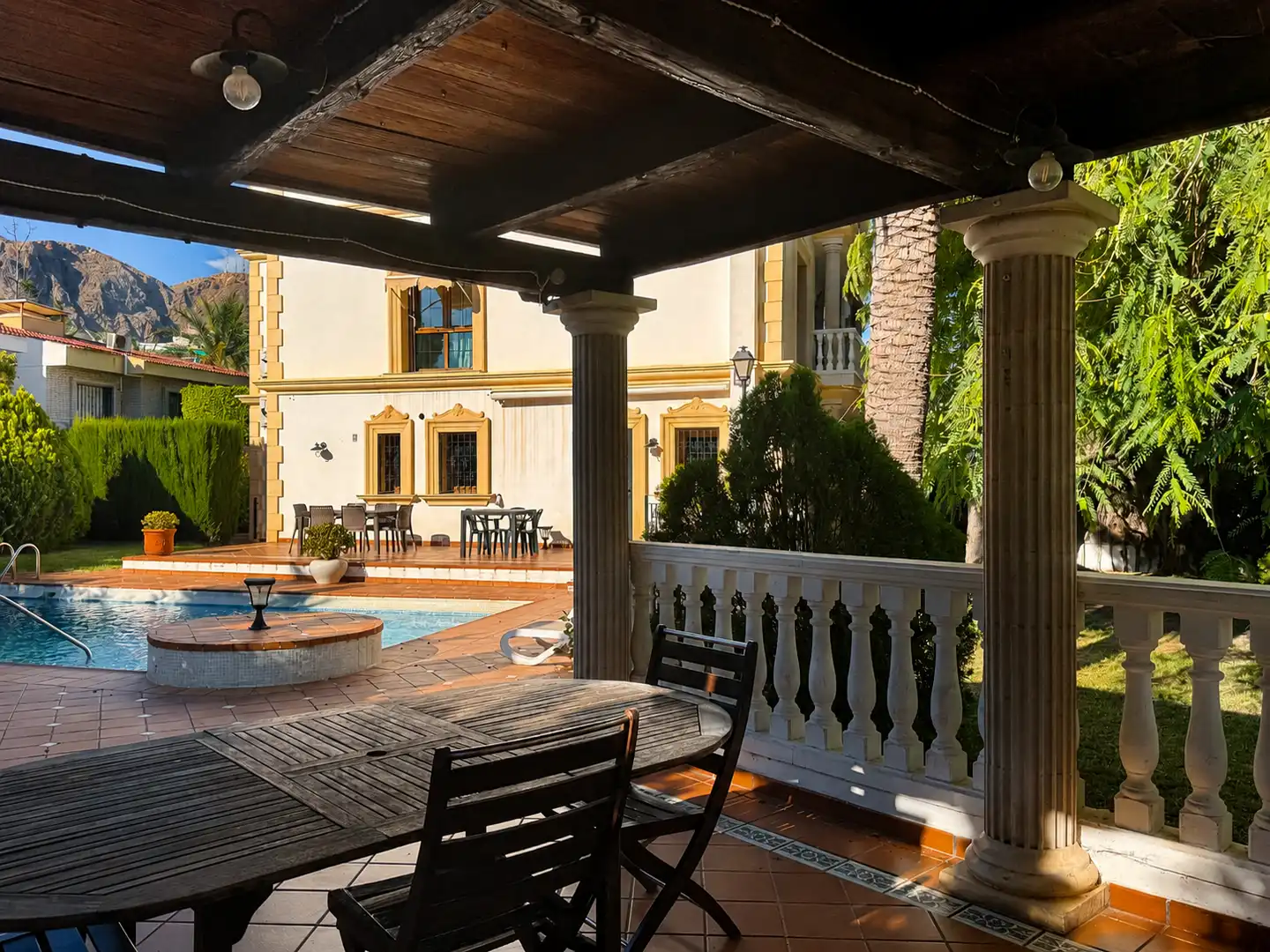 Casa amb piscina en venda a de los Castaños