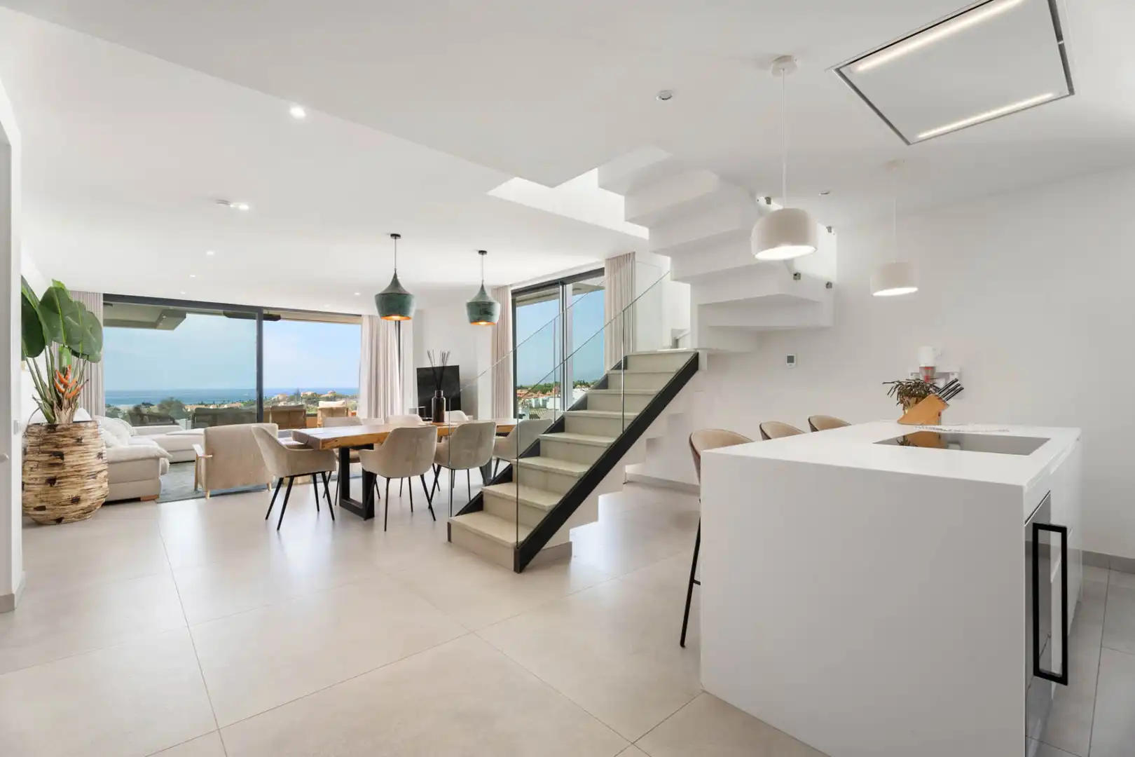 Comedor de Ático en venta en Marbella con Aire acondicionado, Jardín privado y Terraza