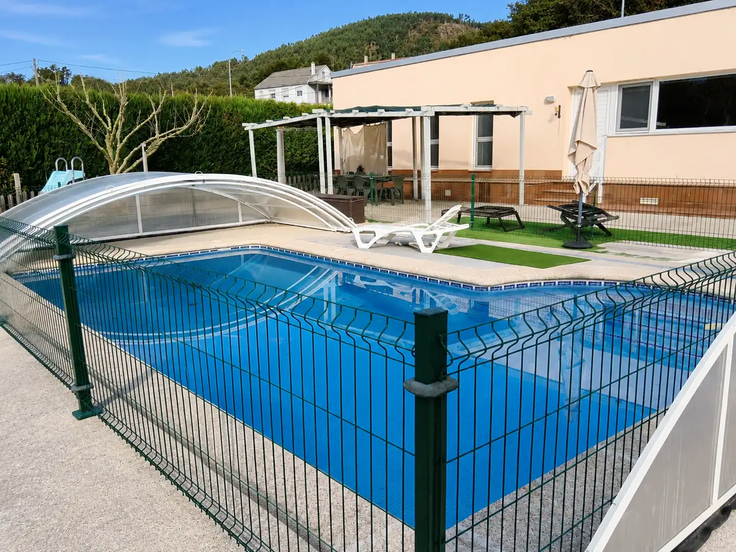 Piscina de Casa o xalet en venda en Cotobade amb Aire condicionat, Calefacció i Jardí privat