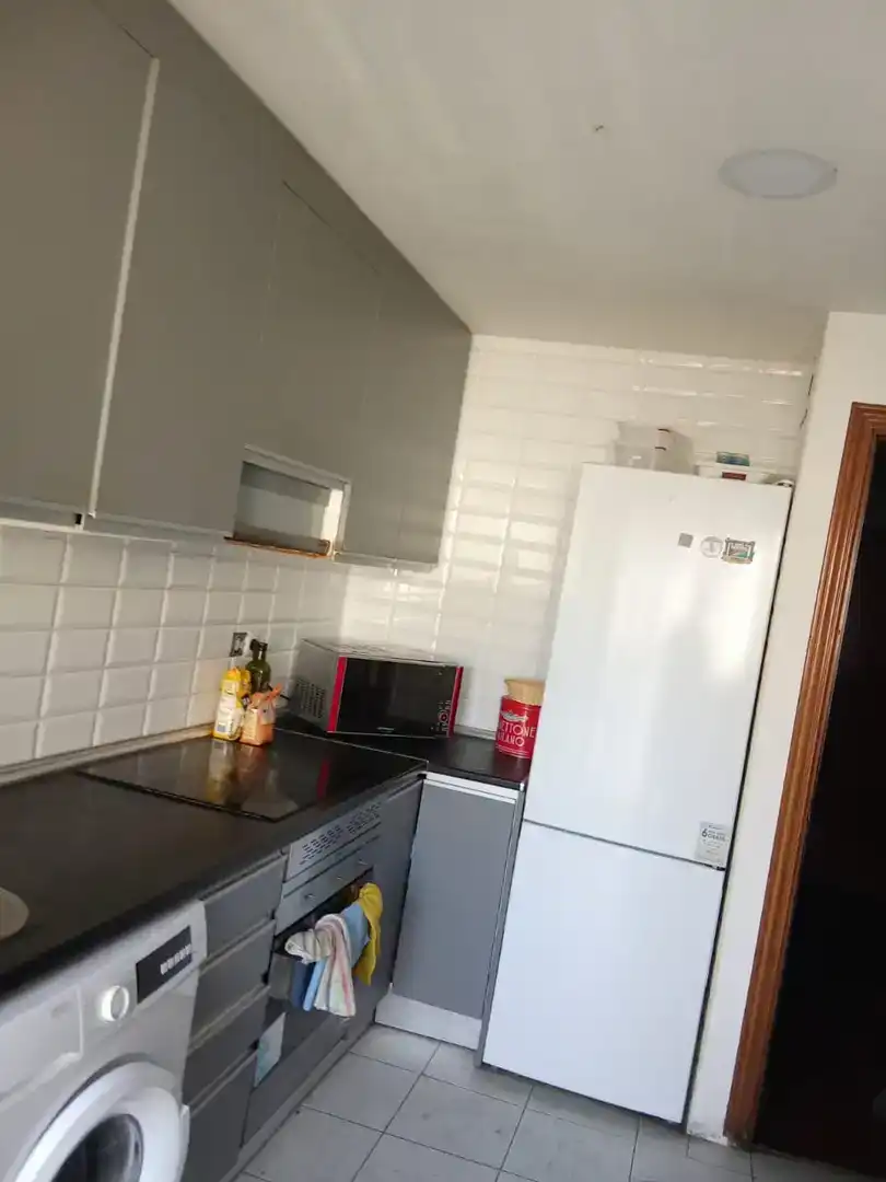 Cuina de Pis per a compartir en Majadahonda amb Moblat i Balcó