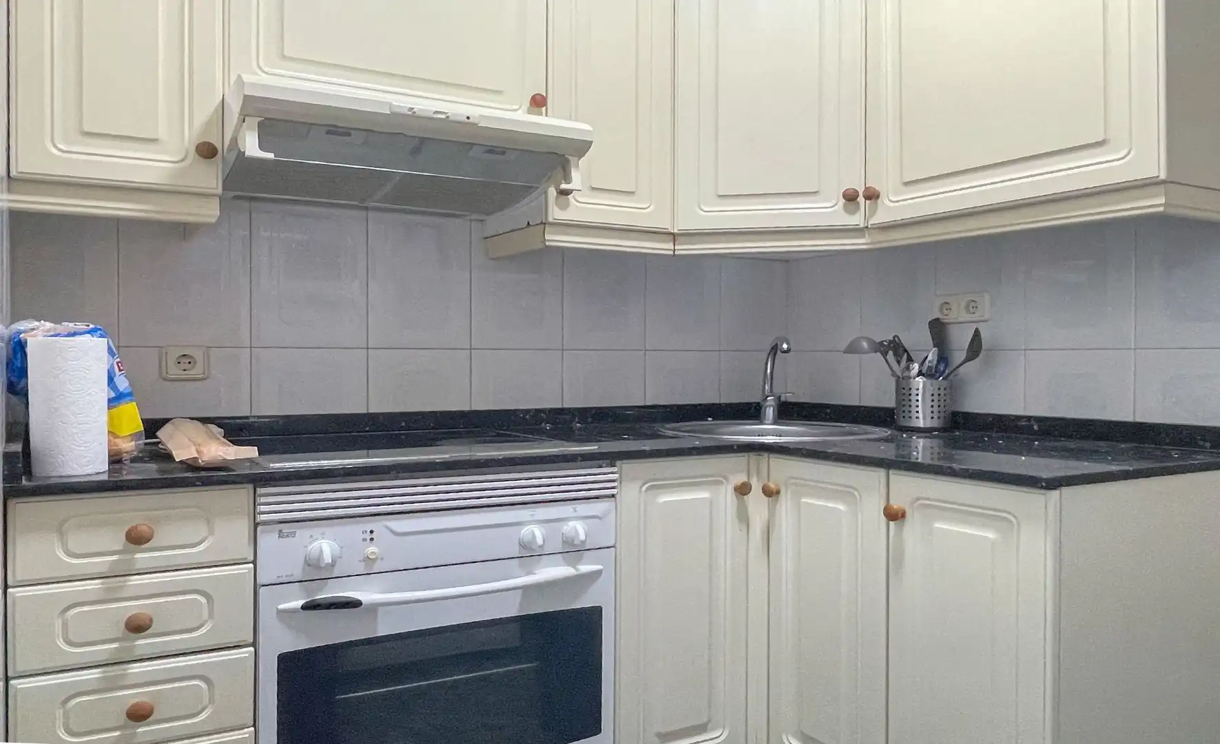 Kitchen of Flat for rent in Sant Boi de Llobregat  with Air Conditioner and Heating