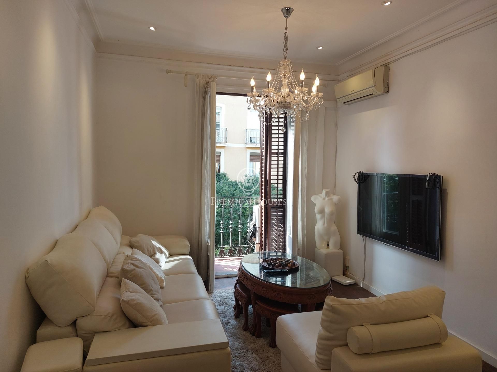 Sala d'estar de Pis en venda en  Barcelona Capital amb Aire condicionat, Parquet i Traster