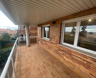 Terrassa de Pis de lloguer en Boadilla del Monte amb Jardí privat, Traster i Piscina