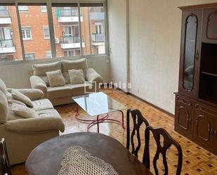 Living room of Flat for sale in  Madrid Capital  with Air Conditioner, Heating and Parquet flooring