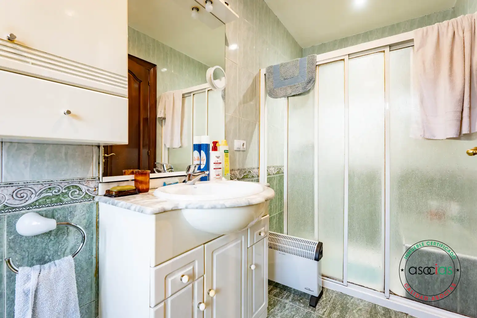 Baño de Casa o chalet en venta en Gijón  con Calefacción y Amueblado